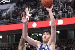 开云体育官网-杨瀚森开启单独试训之旅！首战造访波特兰开拓者，自评“节奏很快需努力适应”