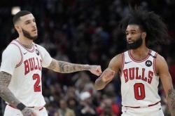 kaiyun-芝加哥公牛考虑交易科比·怀特和朗佐·鲍尔