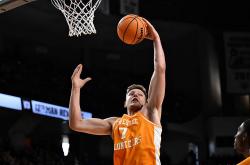 kaiyun-波兰内线新秀签约费城76人，或缺席欧洲杯