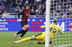 开云体育首页-巴尔特萨吉梅开二度 米兰2-2萨索洛