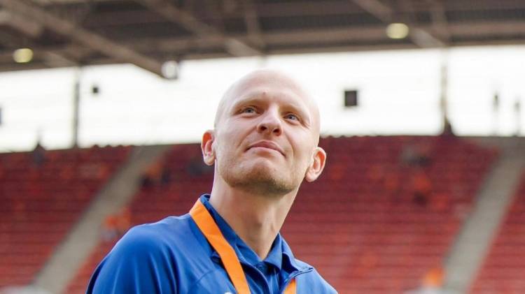 官方:英格兰女足助教弗林克9月加入荷兰足协,担任荷兰女足主帅