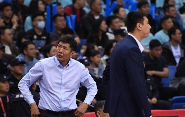 又一位中国球员离开CBA留洋!对位杨瀚森不落下风,彻底打出自信