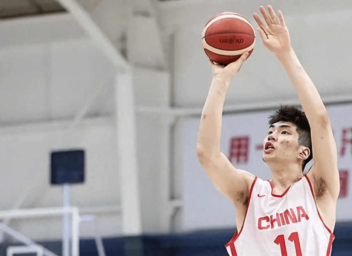 又一位中国球员离开CBA留洋!对位杨瀚森不落下风,彻底打出自信