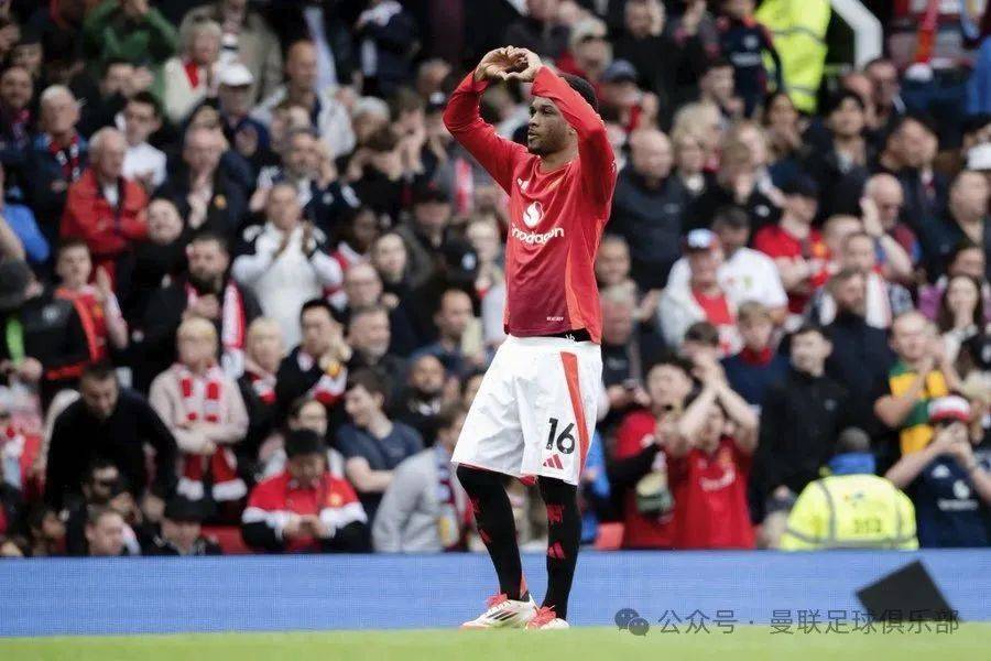 曼联主场2-0击败阿斯顿维拉