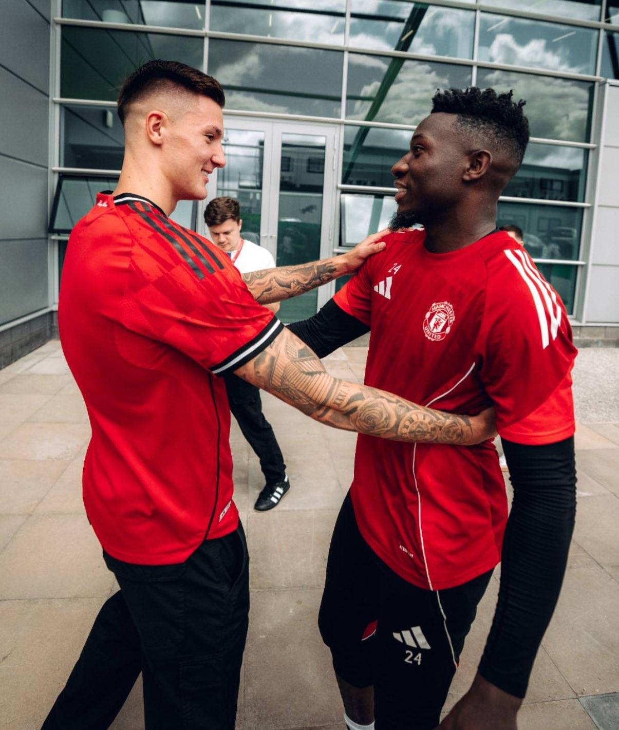 曼联战阿森纳谢什科可争首发!阿莫林安排闭门热身赛,奥纳纳也参与