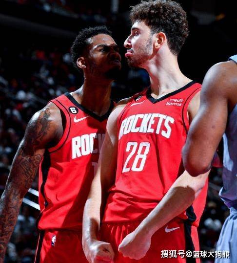新人换巨星，火箭队重组3巨头！美媒看好全新3人组：实力联盟第4