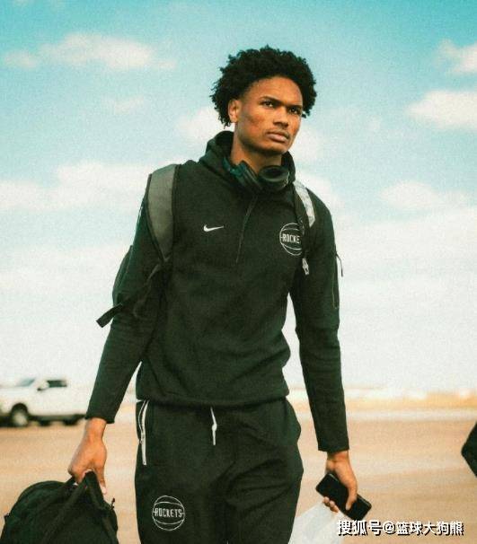 新人换巨星，火箭队重组3巨头！美媒看好全新3人组：实力联盟第4