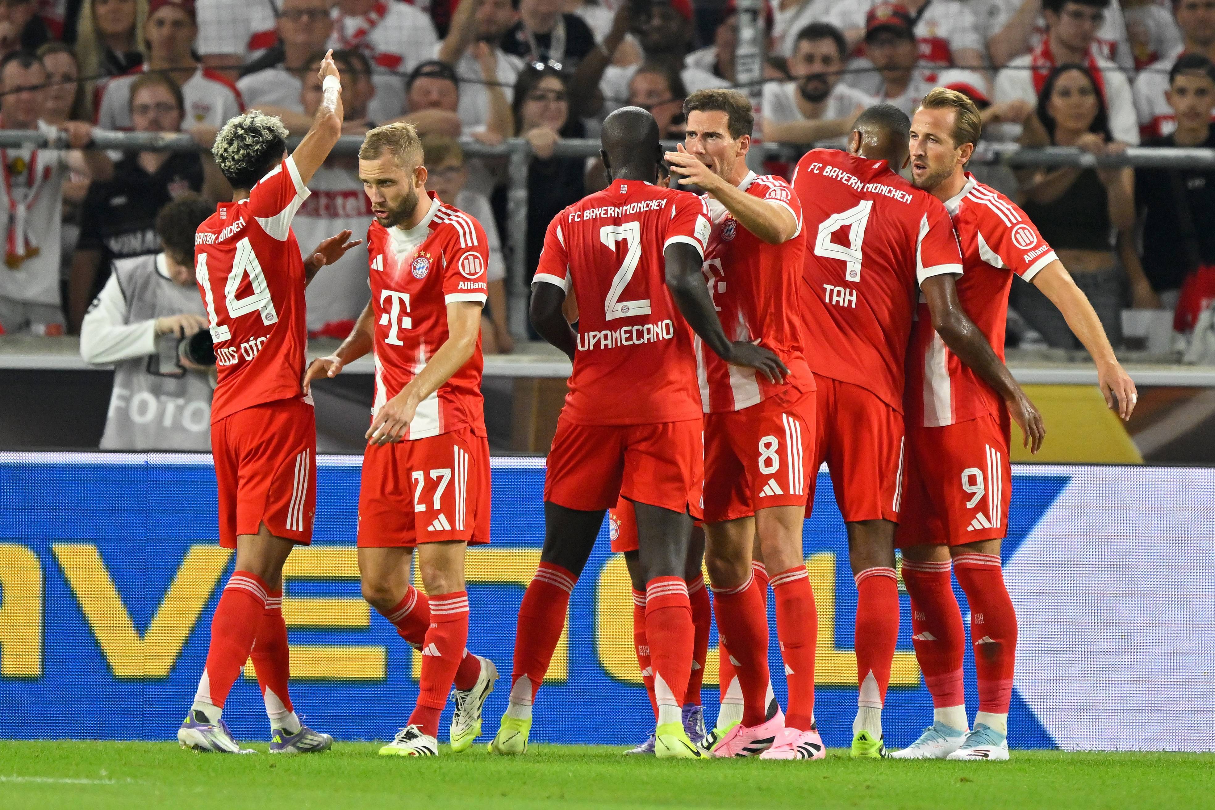 (体育)足球——弗朗茨·贝肯鲍尔超级杯:拜仁慕尼黑夺冠