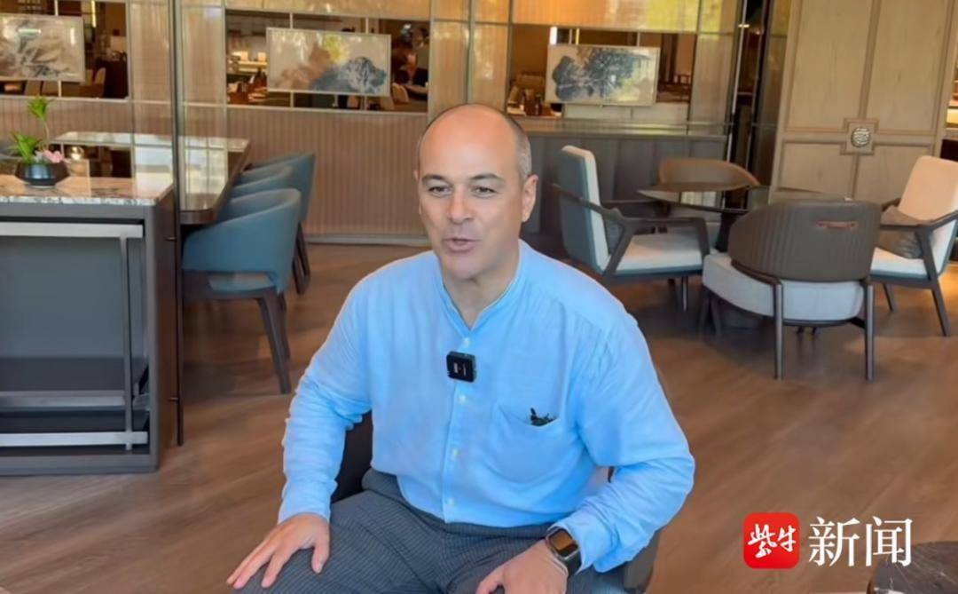 “加油，南通队！”阿根廷驻华大使马致远“苏超”现场打call