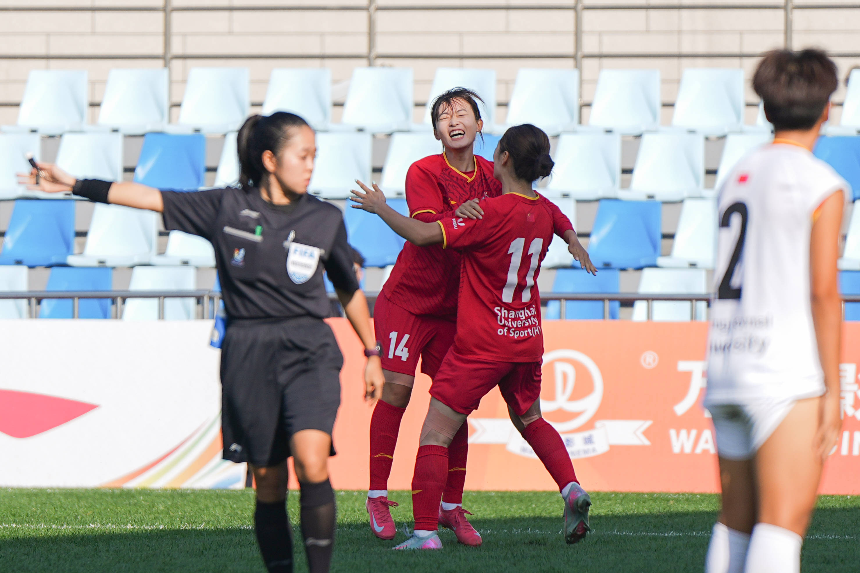 （体育）足球——国际大体联足球世界杯：上海体育大学女足晋级决赛
