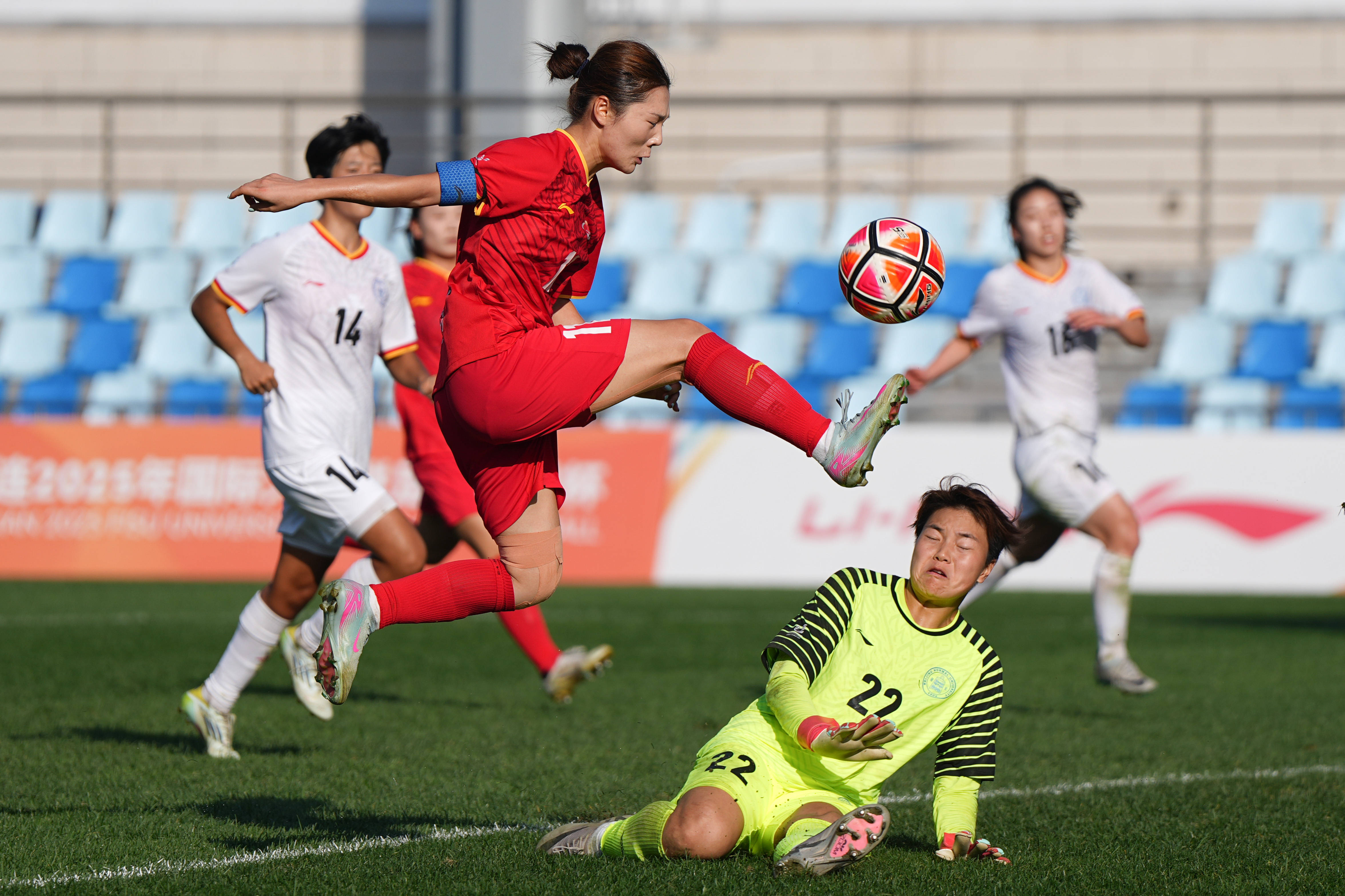 （体育）足球——国际大体联足球世界杯：上海体育大学女足晋级决赛