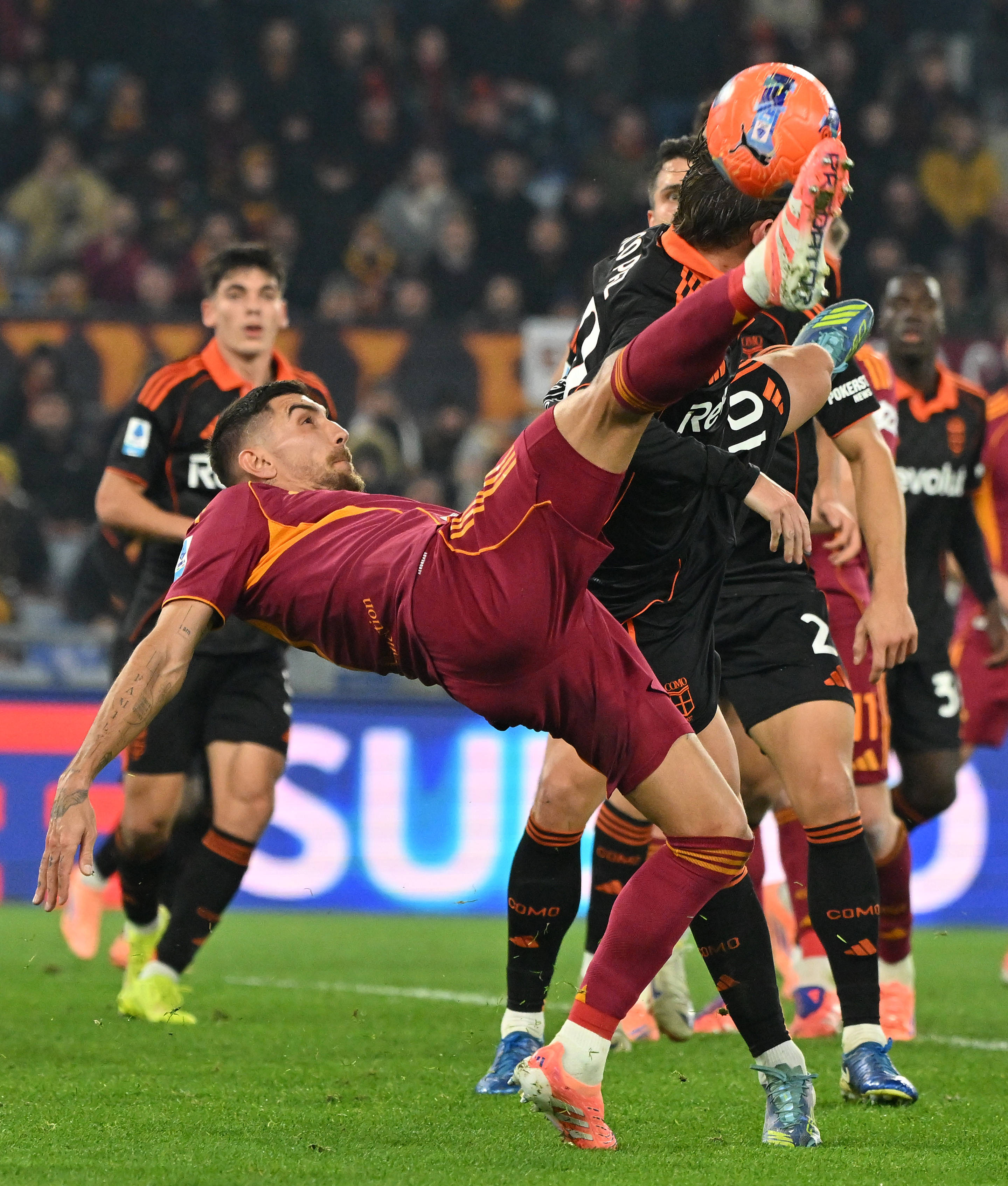 （体育）足球——意甲：罗马胜科莫