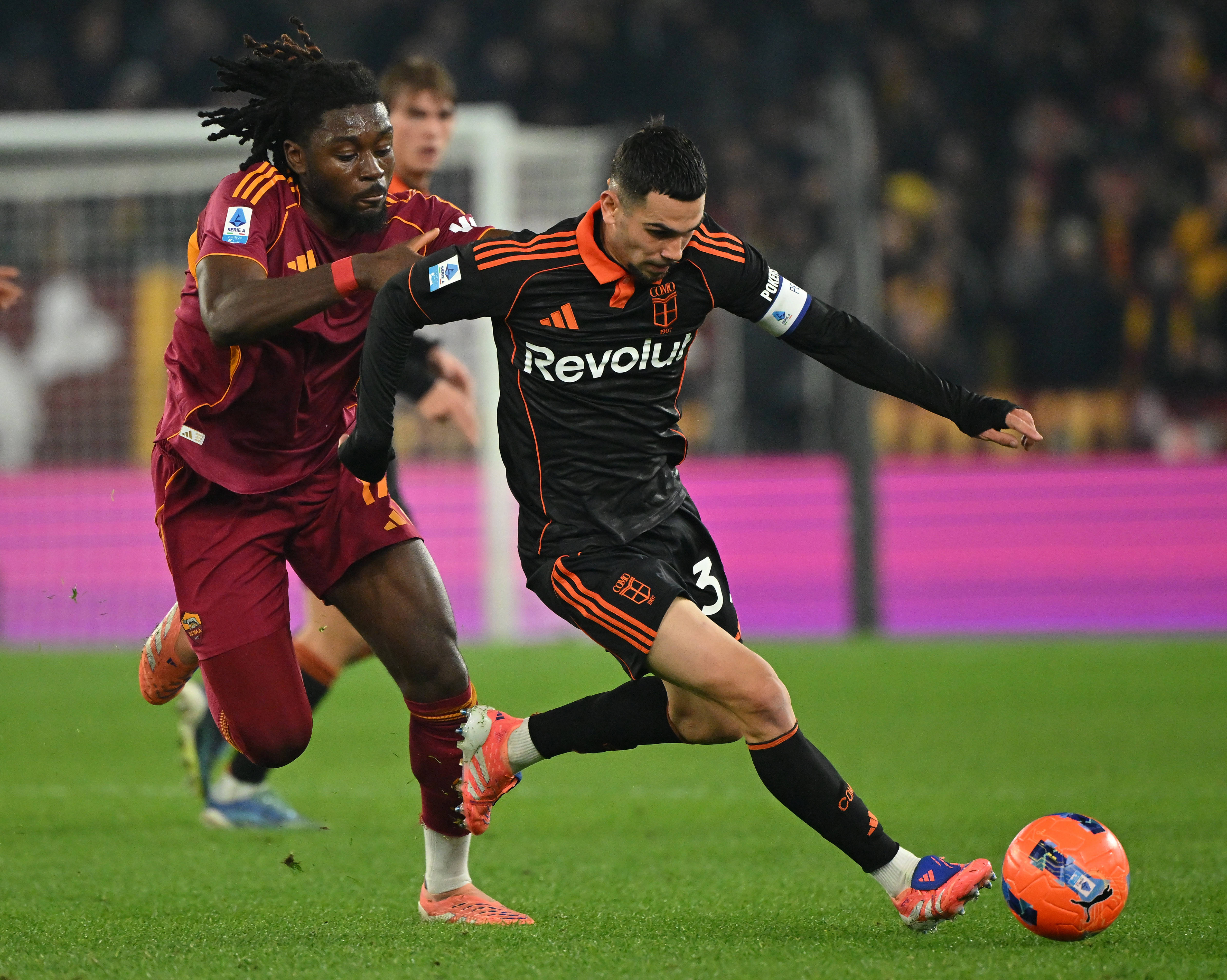 （体育）足球——意甲：罗马胜科莫