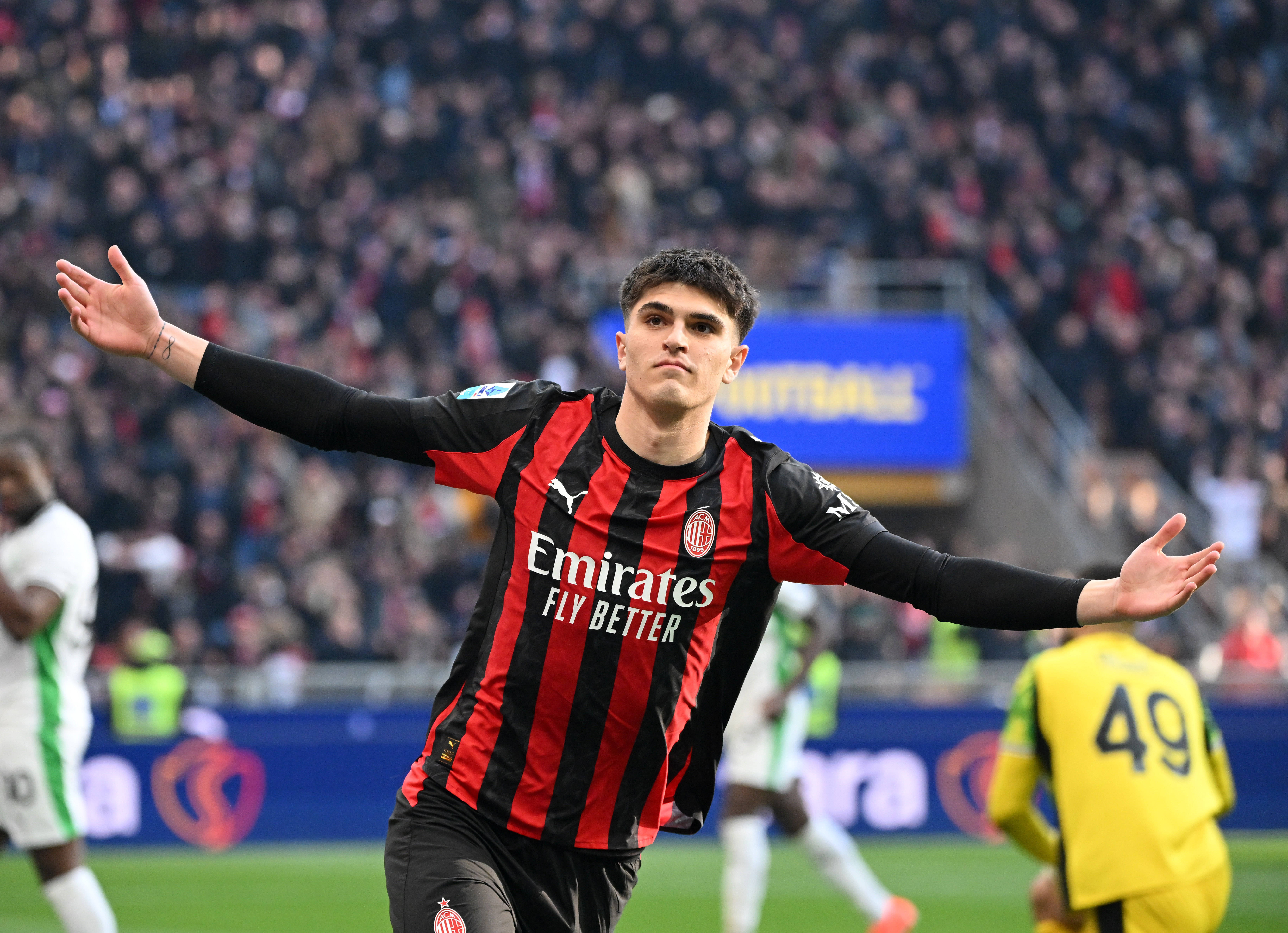 （体育）足球——意甲：AC米兰平萨索洛