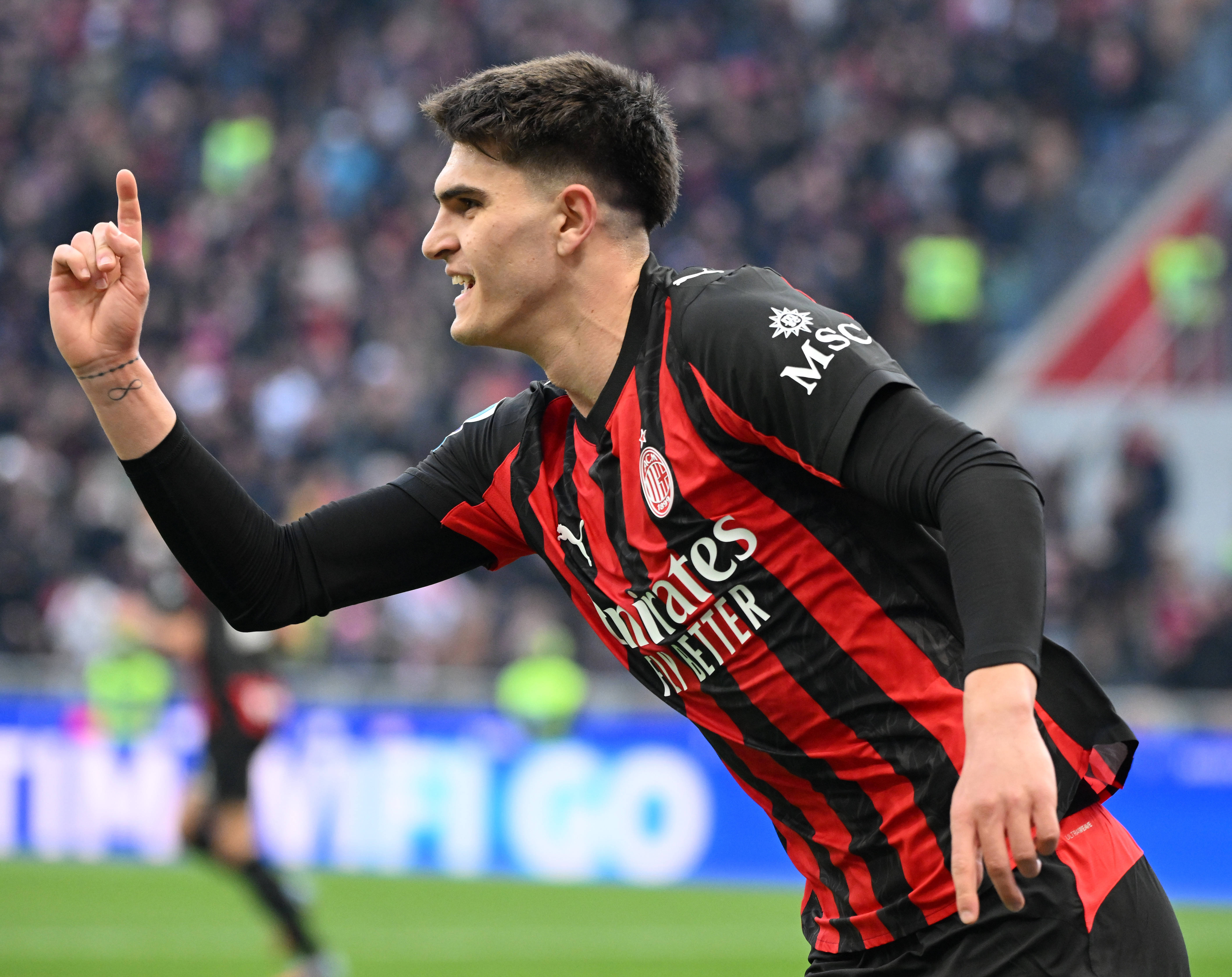 （体育）足球——意甲：AC米兰平萨索洛